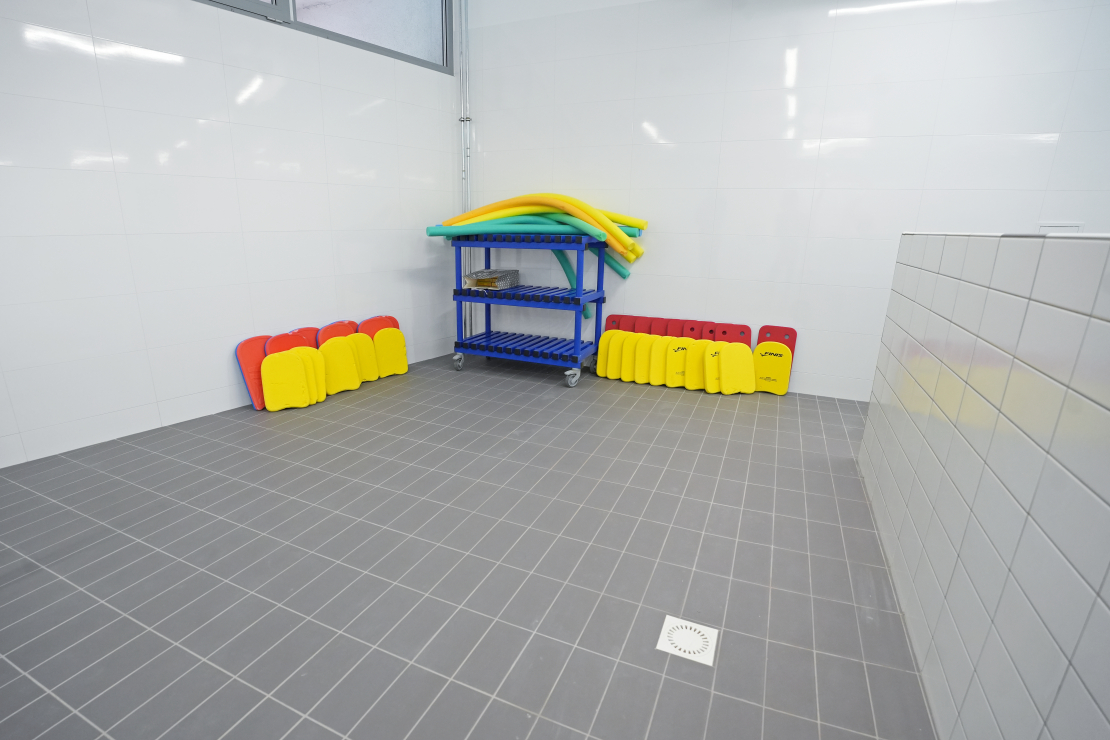 Rīgas Natālijas Draudziņas vidusskolā atjaunotie baseini.