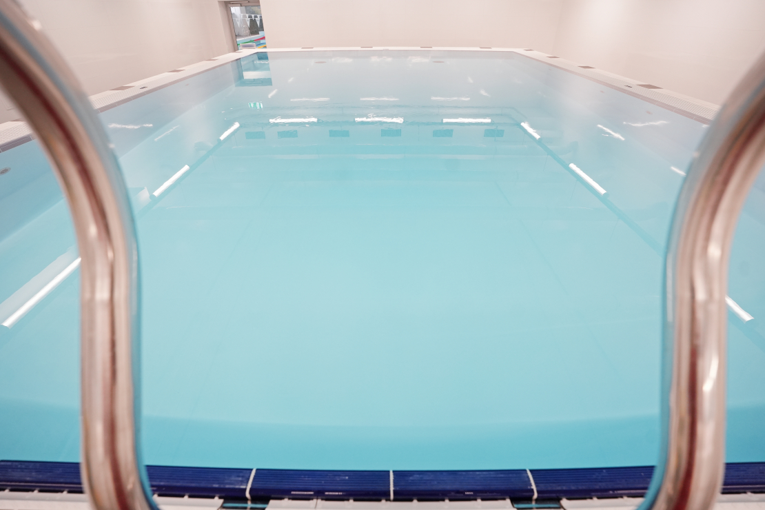 Rīgas Natālijas Draudziņas vidusskolā atjaunotie baseini.