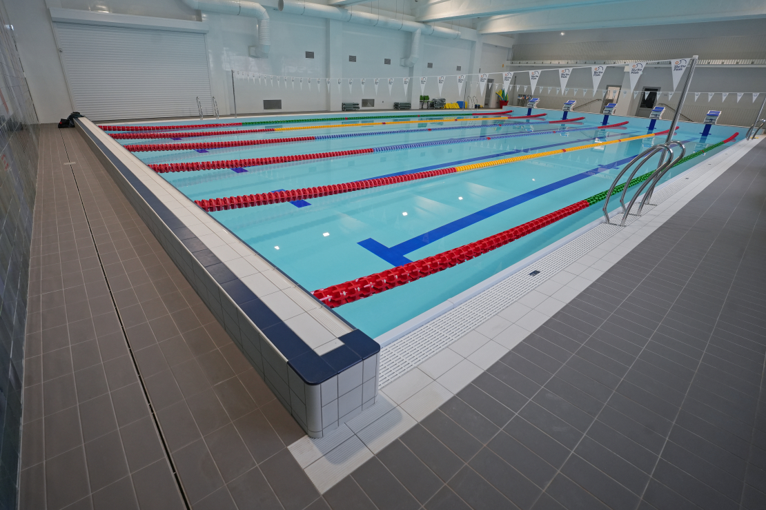 Rīgas Natālijas Draudziņas vidusskolā atjaunotie baseini.