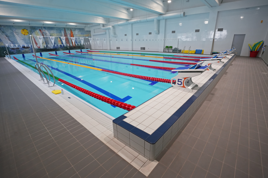 Rīgas Natālijas Draudziņas vidusskolā atjaunotie baseini.