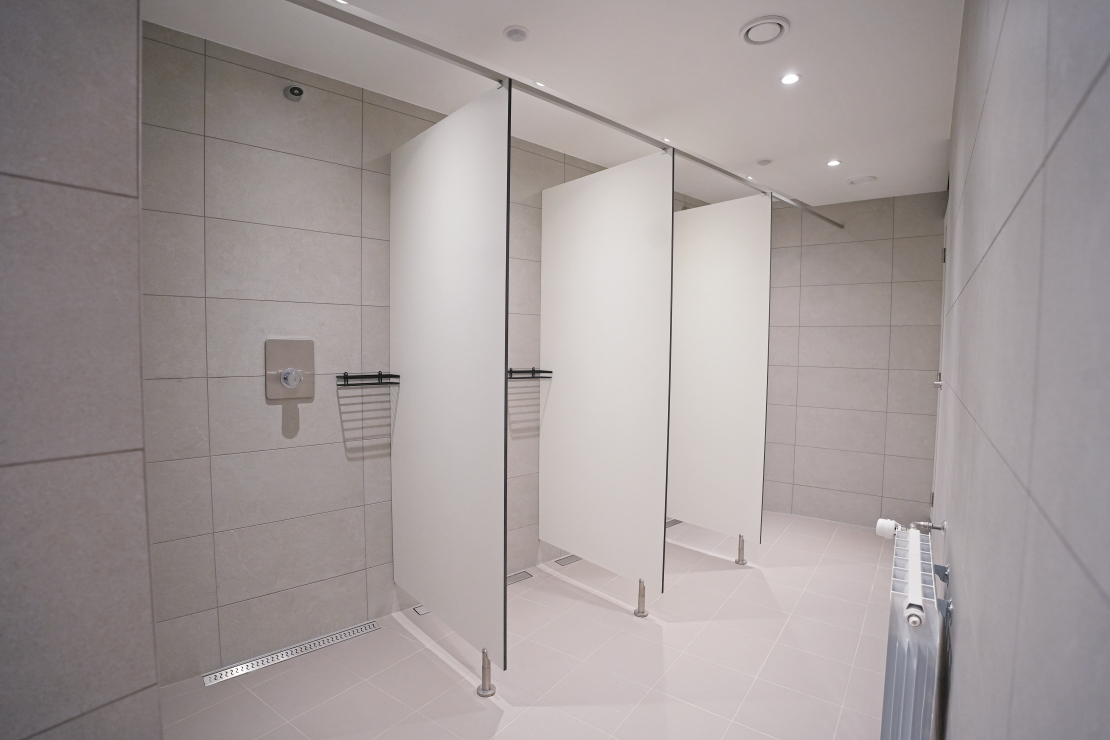 Rīgas Natālijas Draudziņas vidusskolā atjaunotais sporta komplekss.