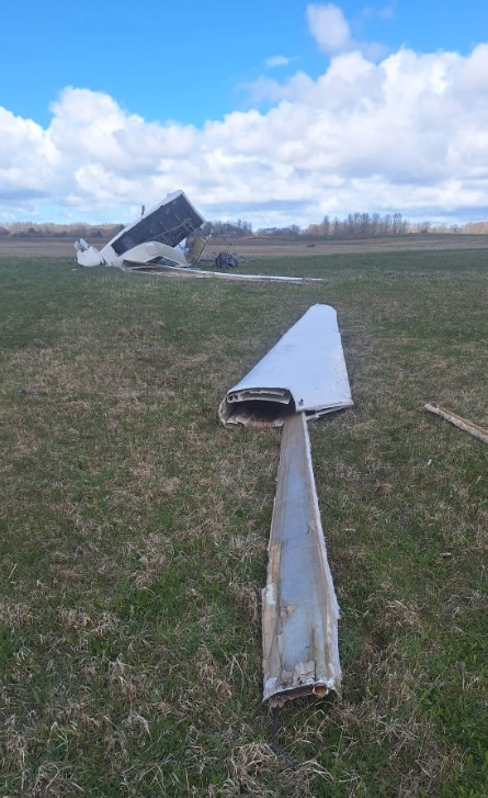 Nogāztā vēja turbīna.