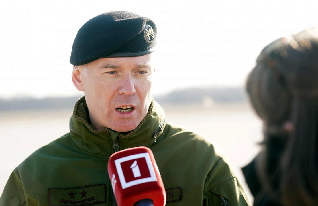 Nacionālo bruņoto spēku komandieris ģenerālmajors Kaspars Pudāns.