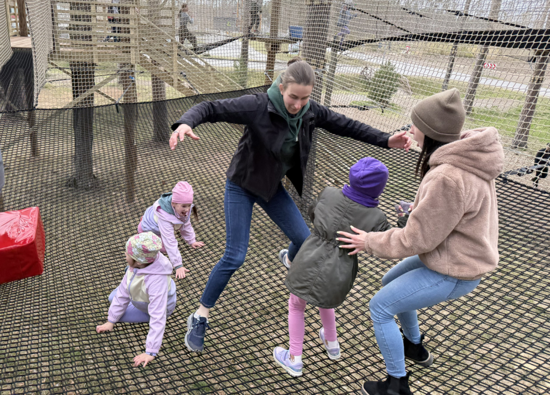 Atjaunotās atpūtas vietas "Tērvetes tīklu parks" un šķēršļu parks "Tarzāns".