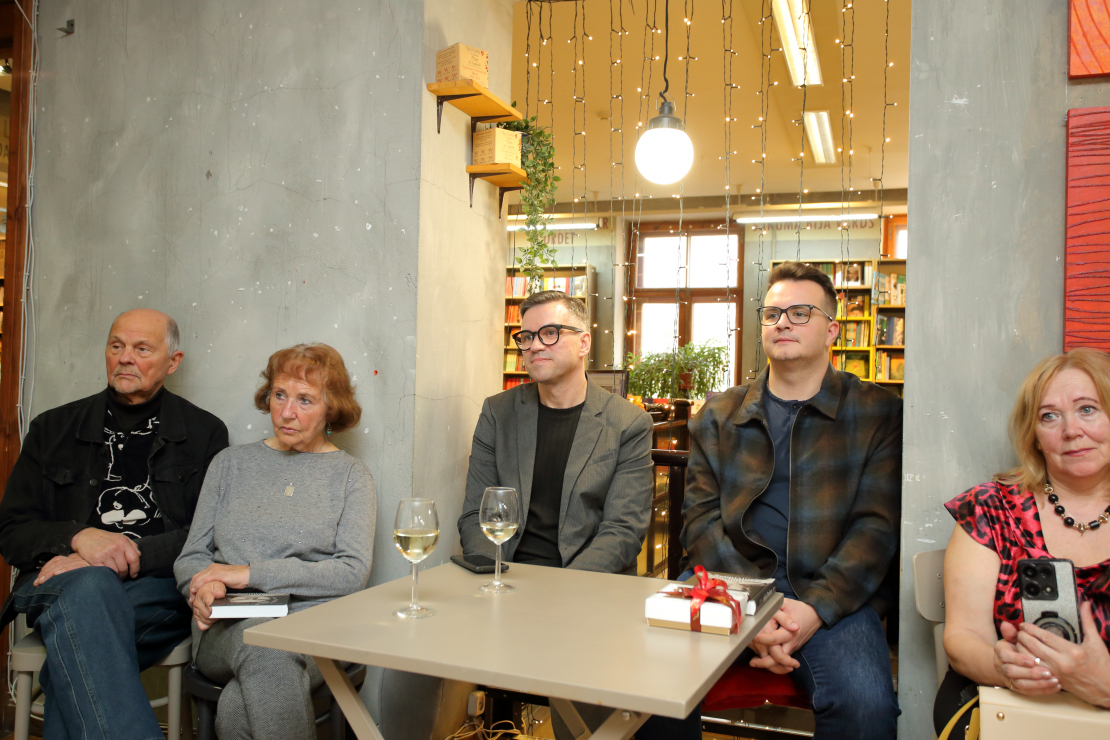 Grāmatas "Andrejs Lihtenbergs. Un neņem līdzi neko..." atvēršana.