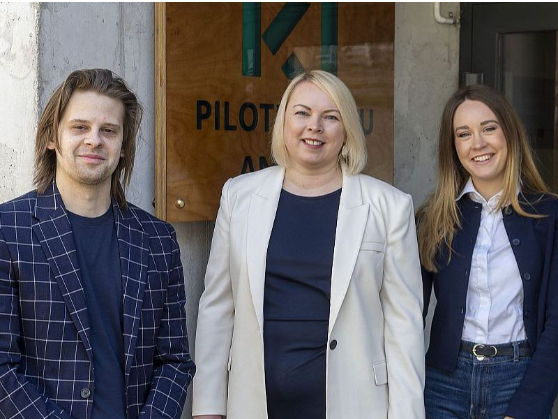 Attēlā no kreisās: Matīss Pāls, Karīna Orlova, Daniela Godiņa.