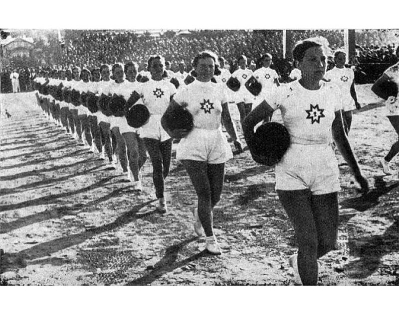Aizsardžu vingrotāju parāde 1939. gadā.