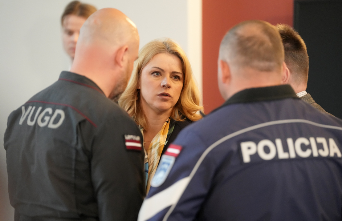 Ministru prezidente Evika Siliņa piedalās preses konferencē pēc Ministru kabineta krīzes vadības sēdes, kurā informē par sēdē pārrunāto saistībā ar Latgalē notikušajiem incidentiem ar bezpilota sistēmu lidaparātu iesaisti.