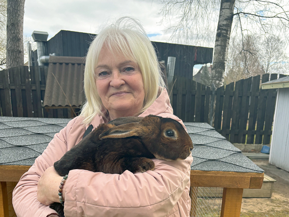 Dace Kaula: "Nonākuši esam pie tā paša, kur citu Eiropas valstu saimnieki, – truškopība ir mūsu hobijs. Truškopji citās valstīs arī nav ieinteresēti kaut ko pirkt un pārdot. Nē! Rudeņos galvenokārt ar savām trušu kolekcijām braukā pa izstādēm. Tas viņiem raisa prieku."