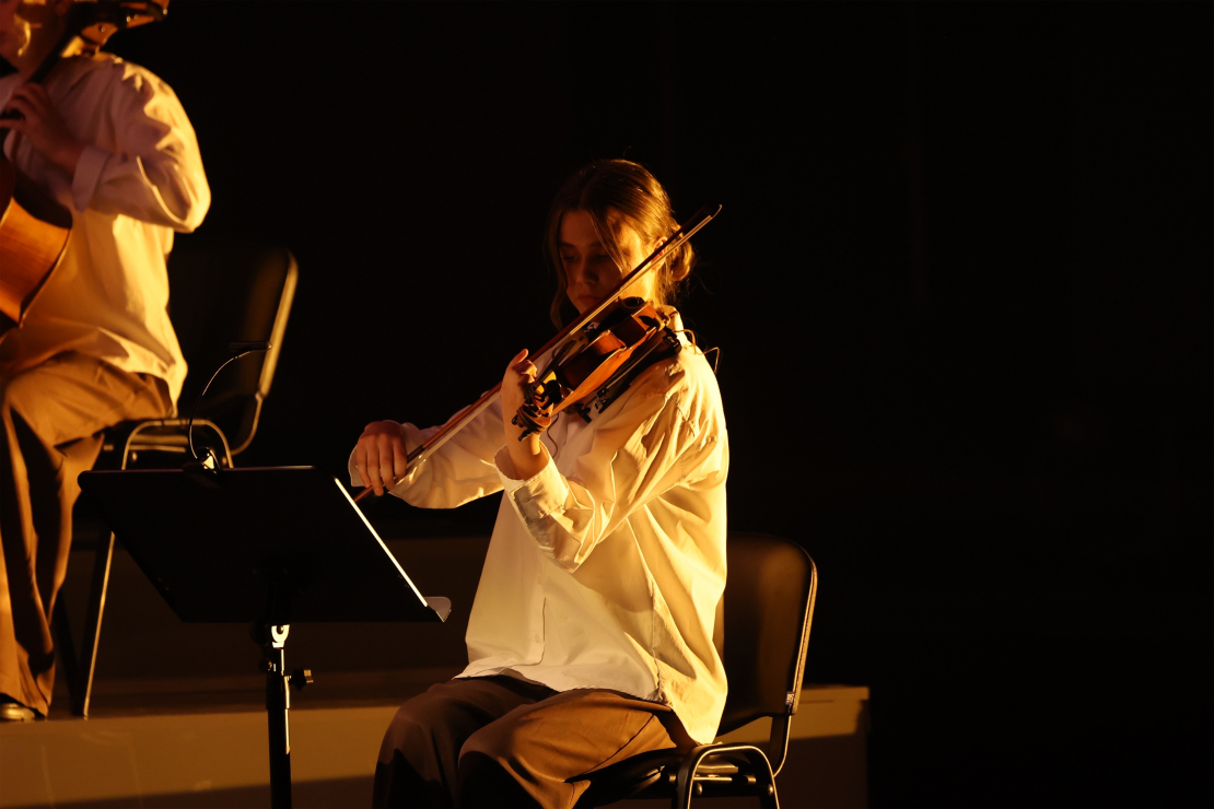 Muzikālā šova "Koru kari" fināls.