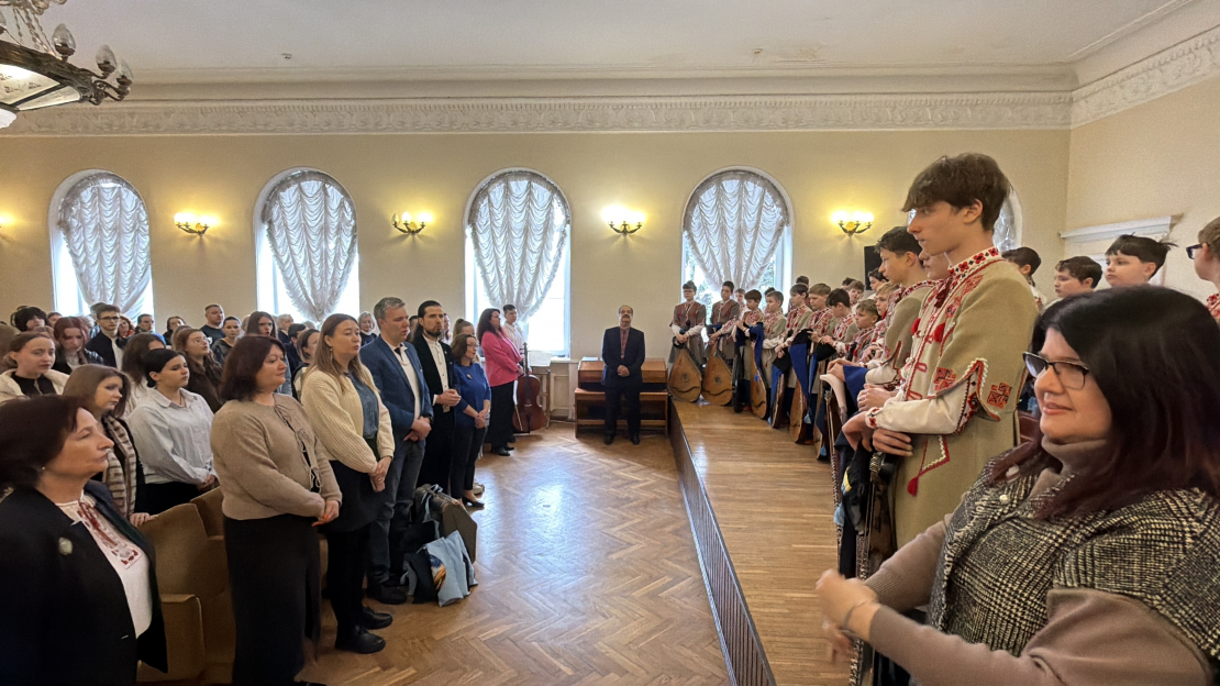 “Osokinu fonds” komanda tai veltītajā Čerņihivas apgabala mūzikas skolu audzēkņu koncertā.