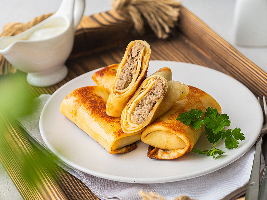 Pankūkas ar gaļu.