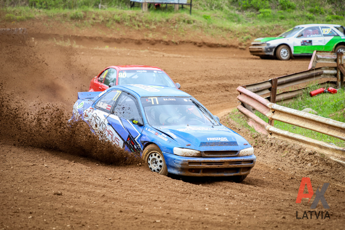 Latvijas autokrosa starts Brenguļos.