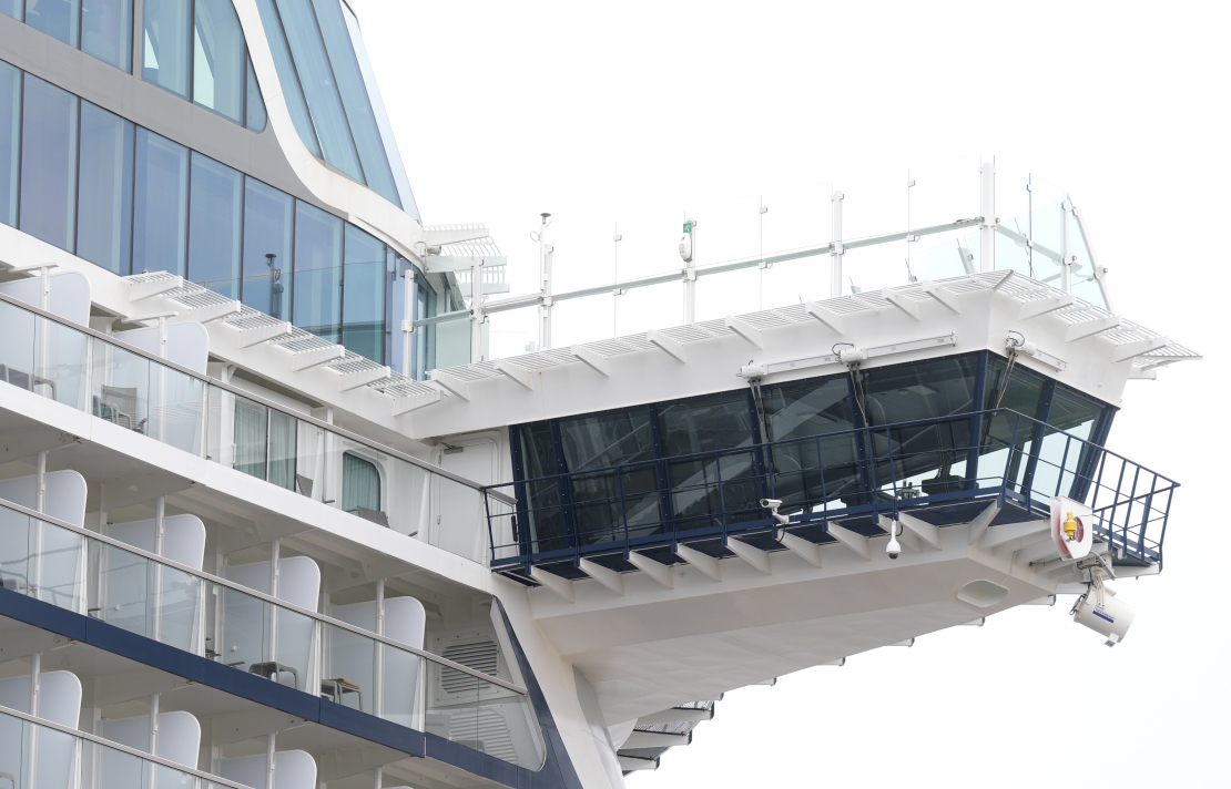 Rīgas ostā sagaida 333 metru garo "Mein Schiff Relax" — lielāko kruīza kuģi ostas vēsturē.