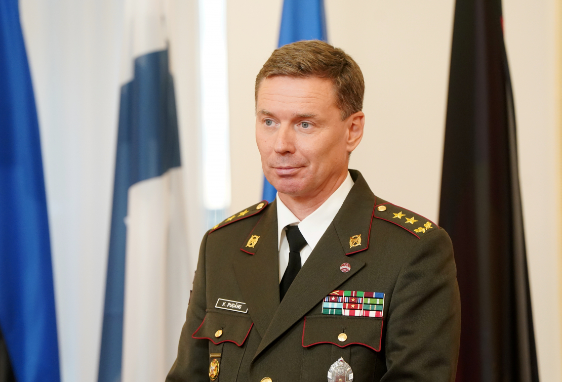 Nacionālo bruņoto spēku komandieris ģenerālmajors Kaspars Pudāns.