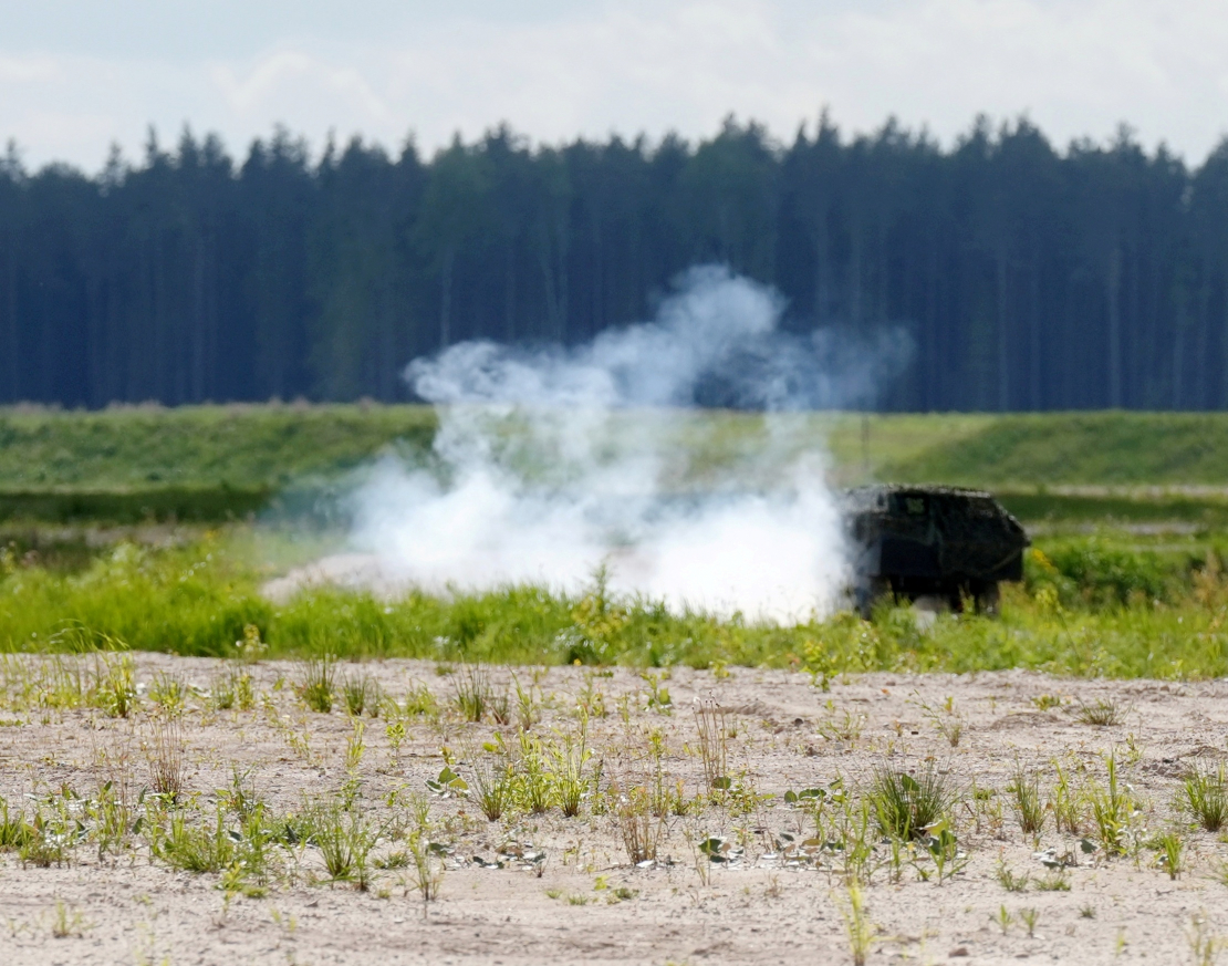 Militārajā poligonā "Sēlija" tiek prezentētas modernākās dronu un pretdronu tehnoloģijas.
