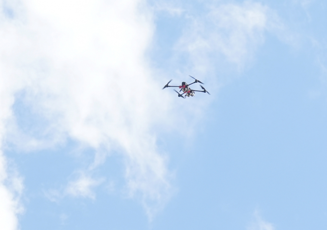 Militārajā poligonā "Sēlija" tiek prezentētas modernākās dronu un pretdronu tehnoloģijas.