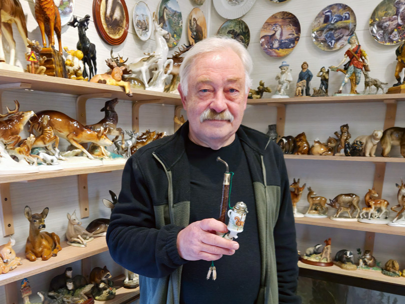 Nikolaja Antipenko kolekcijā ir arī neparastas pīpes ar medību tematiku.