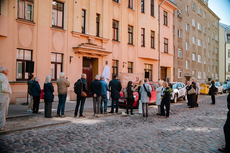 Piemiņas plāksnes Vilhelmam Purvītim atklāšana.