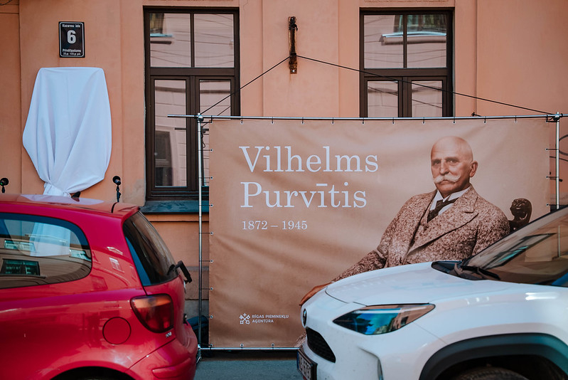 Piemiņas plāksnes Vilhelmam Purvītim atklāšana.