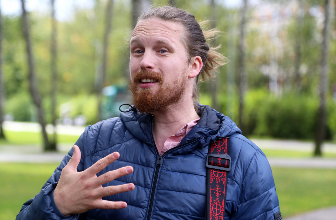Latvijā dzīvojošais vācietis, grupas "Aarzemnieki" solists Jorens Šteinhauers.