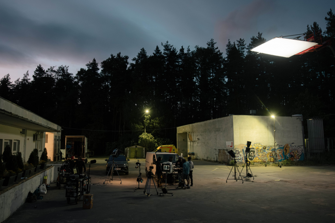 Starptautiskās filmas "Smalkās neprāta stīgas" filmēšana.