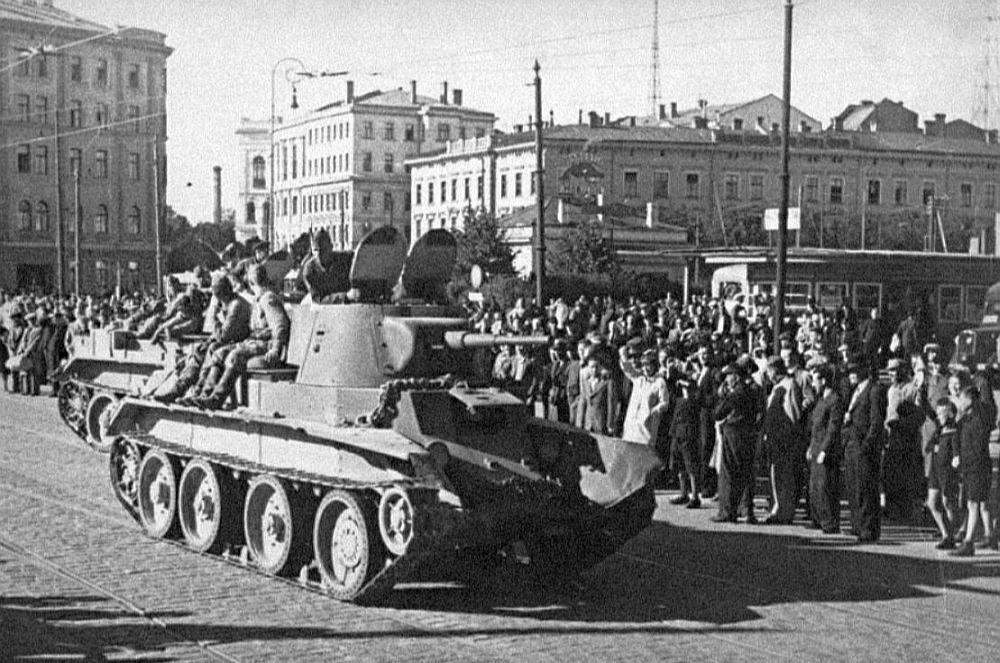Padomju tanku ierašanās Rīgā 1940. gada 17. jūnijā.