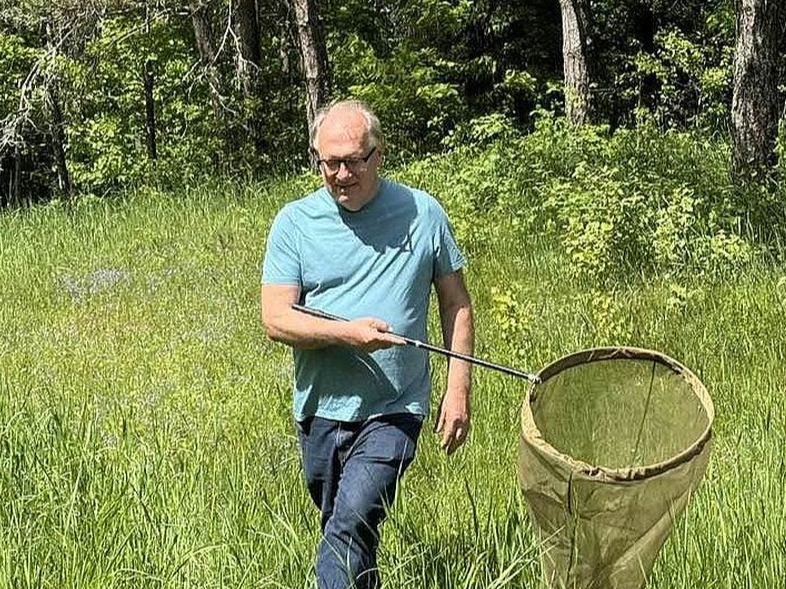 Daugavpils Universitātes topošajiem biologiem 2. jūnijā sākās lauku prakšu sezona Ilgās. Tomēr rektors un profesors Arvīds Barševskis ir norūpējies – ļoti maz kukaiņu, ko rādīt.