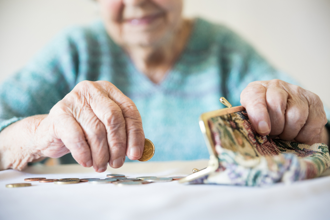 Latvijā ir lielākais pensionāru nabadzības rādītājs Eiropas Savienībā, tāpēc kaut kas sistēmā būtu jāmaina.