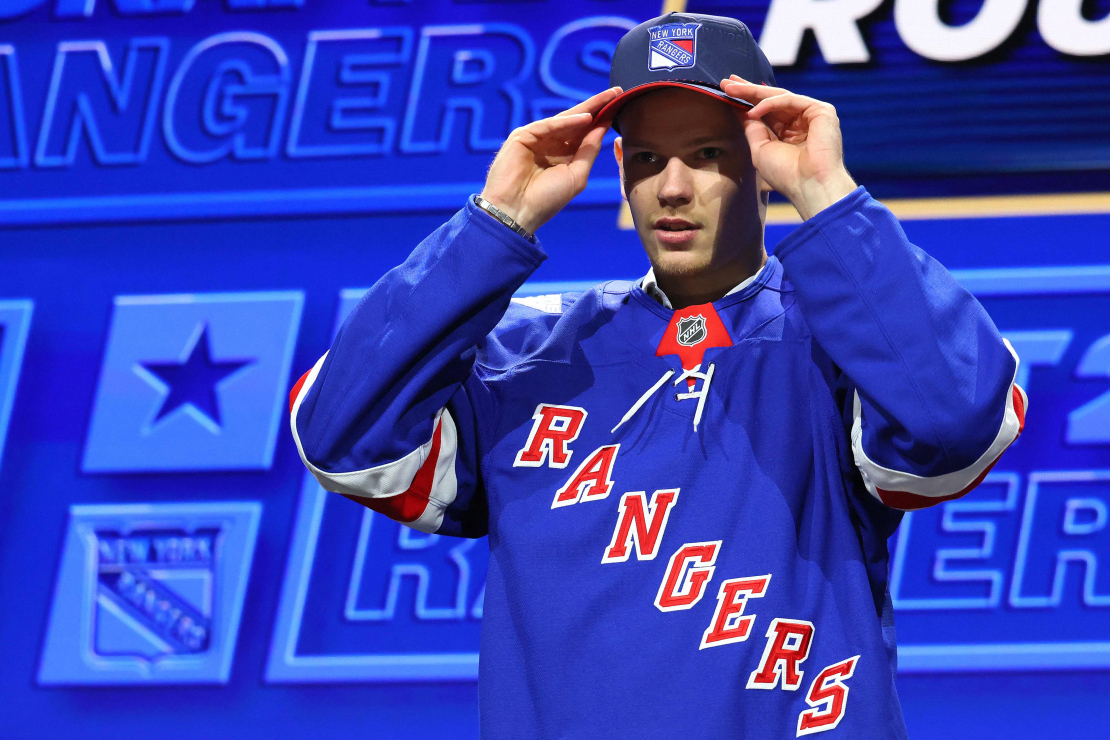 Latvieti Albertu Smitu 2026. gada NHL drafta pirmajā dienā, 2026. gada 26. jūnijā Bufalo (Ņujorkas štatā, ASV), Ņujorkas "Rangers" ar kopējo piekto numuru izvēlējās NHL draftā.