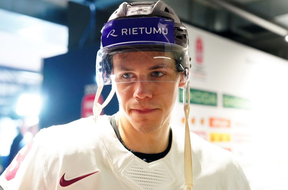 Hokejists Sandis Vilmanis.