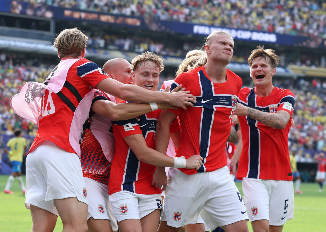 Ērlings Holanns un Norvēģijas futbola izlase.