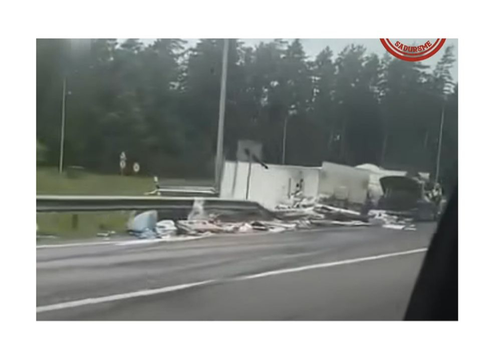 11. jūlija rītā Salacgrīvas pagastā uz Tallinas šosejas pie Oltūžiem vienā avārijā gāja bojā četri cilvēki.