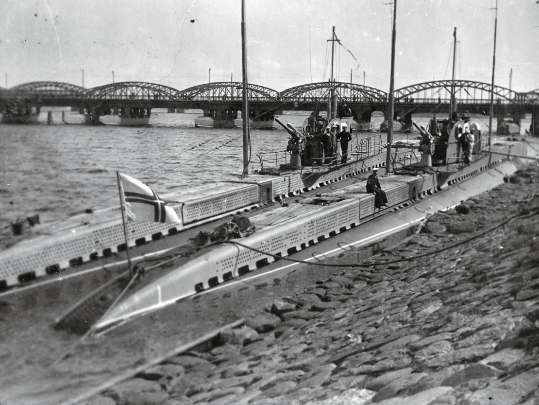 Kara flotes zemūdenes Spīdola un Ronis Daugavā. Rīga, 1930. gadi.