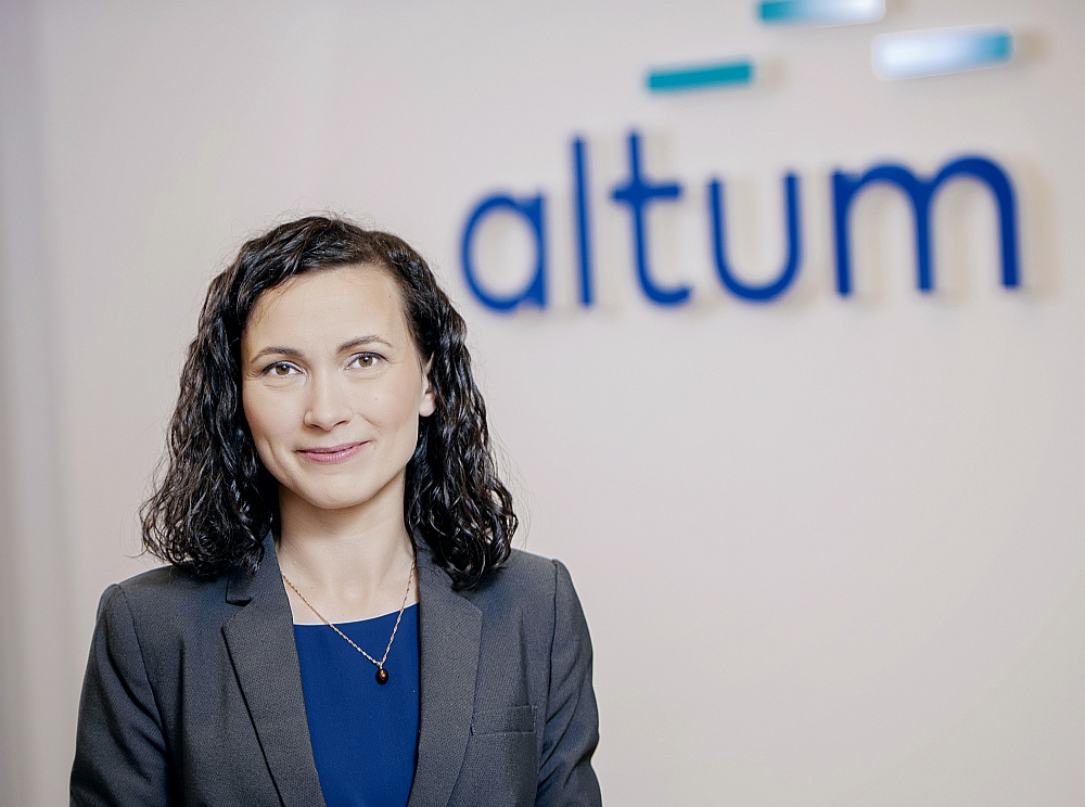Līga Mellēna, "Altum" uzņēmumu energoefektivitātes vadītāja: "Līdz šim uzņēmumi, izmantojot atbalsta programmas finansējumu, aktīvi investējuši saules paneļu, siltumsūkņu un biomasas apkures katlu ierīkošanā, lai ražotu enerģiju pašpatēriņam."