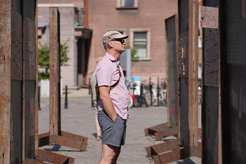 Izstāde "Rīgas stāsti. Rīgas rātei 800" Rātslaukumā.