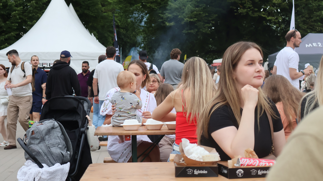 Rīgas Burgeru festivāla pirmā diena Esplanādes parkā.