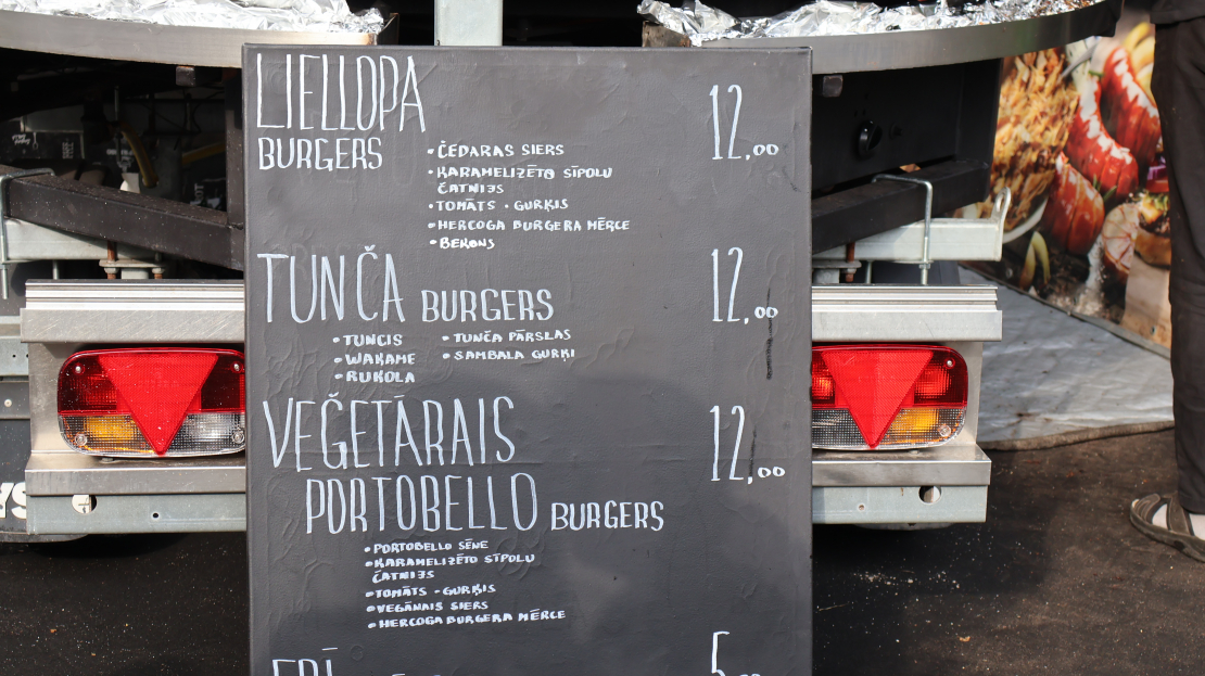 Rīgas Burgeru festivāla pirmā diena Esplanādes parkā.