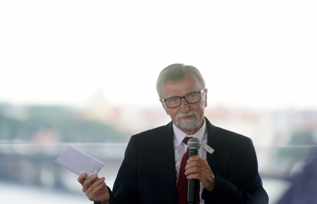 Zaļo un Zemnieku savienības (ZZS) valdes loceklis, Saeimas deputāts Jānis Dinevičs.