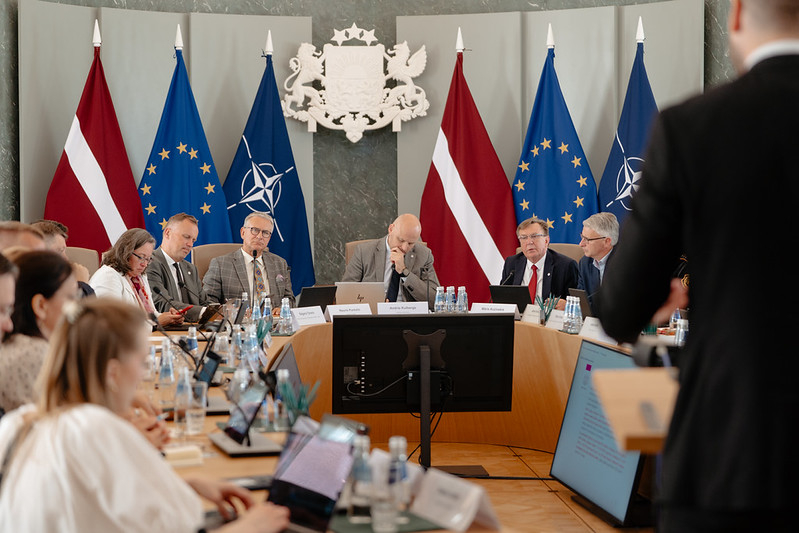 NVO pārstāvju un vairāku Ministru kabineta locekļu tikšanās.