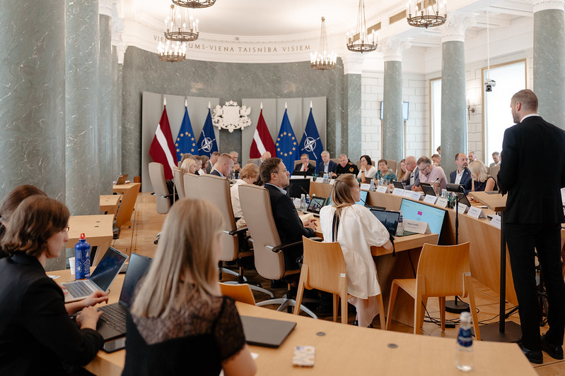 NVO pārstāvju un vairāku Ministru kabineta locekļu tikšanās.