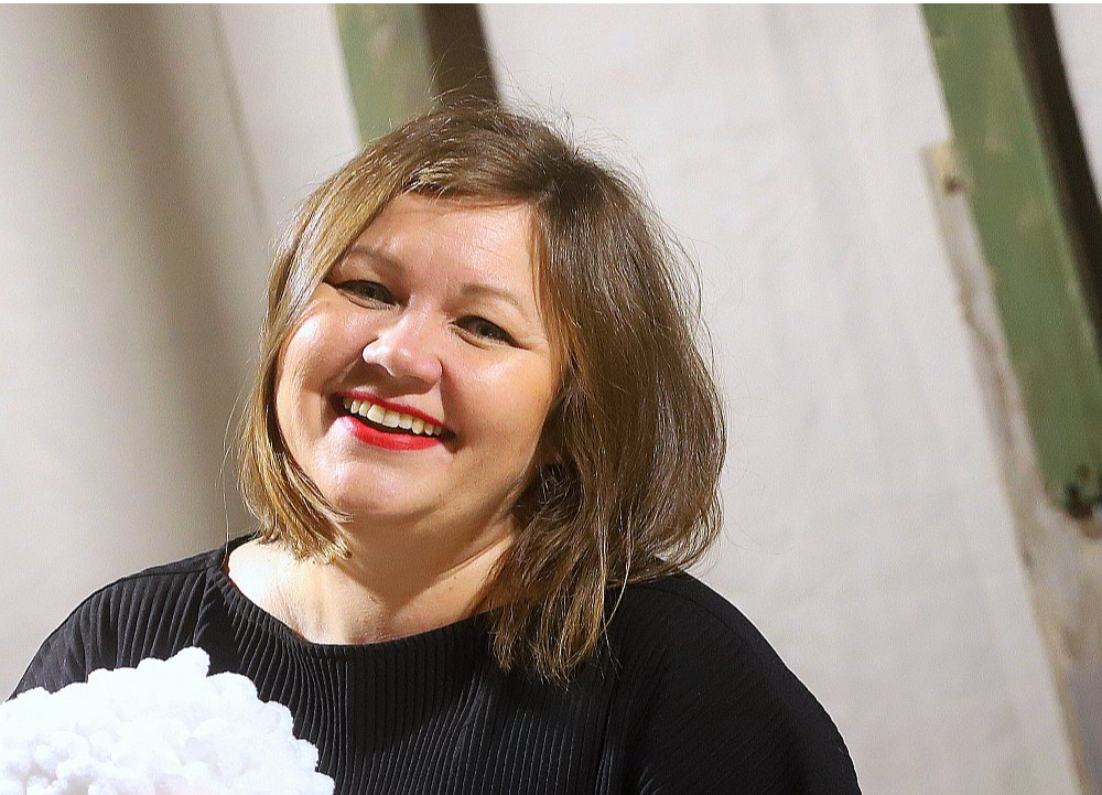 Režisore Liena Šmukste: "Televizorā valdības tantes, onkuļi un tie, kuri grib tikt politikā, teic ko vienu, taču visapkārt es redzu pilnīgi kaut ko citu."