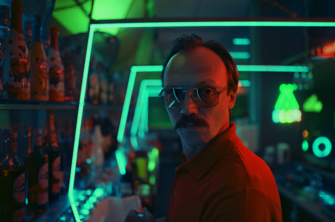 Filma "Visiem vajag naudu".