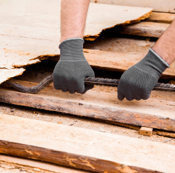 Nav vērts ietaupīt un remontēt tikai to grīdas daļu, kurā konstatēta čīkstēšana. 