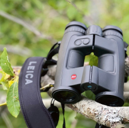 Leica bija pirmie, kas integrēja tālmēru binoklī, un šodien tā ir kļuvusi par absolūtu normu.