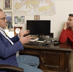 Astrologs Andris Račs un aktieris Andris Bulis. Astrologs Andris Račs un aktieris Andris Bulis.