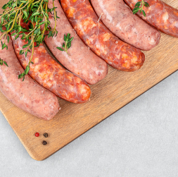 Kupāti ir dabīgā zarniņā pildīta rupji sasmalcināta gaļa, kam pievienotas garšvielas.