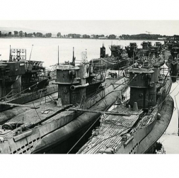 Vācu zemūdene Londonderijas ostā.