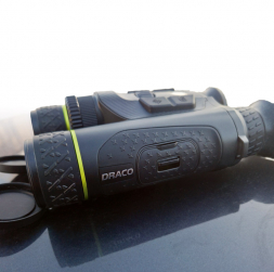 Akumulatora nodalījumā jāievieto uzreiz 18650 sērijas akumulatori.