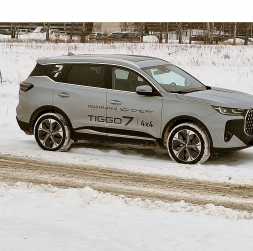 "Chery Tiggo 7" "snow" režīmā. "Chery Tiggo 7" "snow" režīmā.